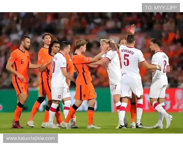 范戴克坐镇荷兰新名单公布赖因德斯德佩等强将悉数入选 范戴克坐镇荷兰新名单公布赖因德斯德佩等强将悉数入选